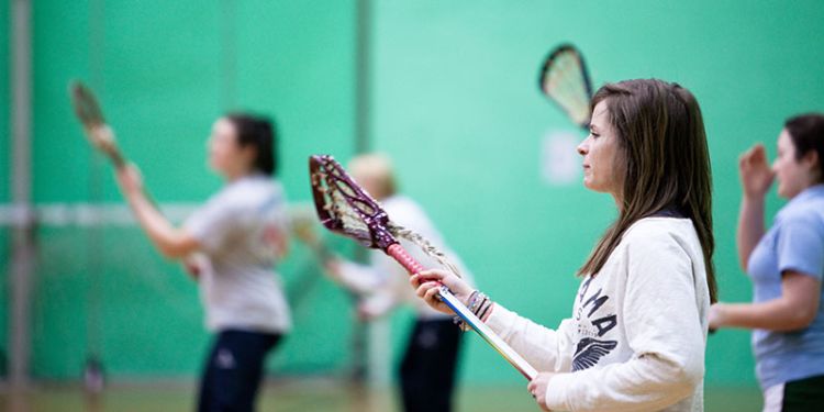 An image of a student taking part in a sport as part of the clubs and societies at the University of Leeds 9702 800X400 1