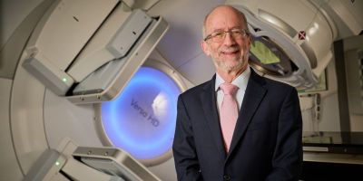 Lifetime achievement award for top cancer specialist 