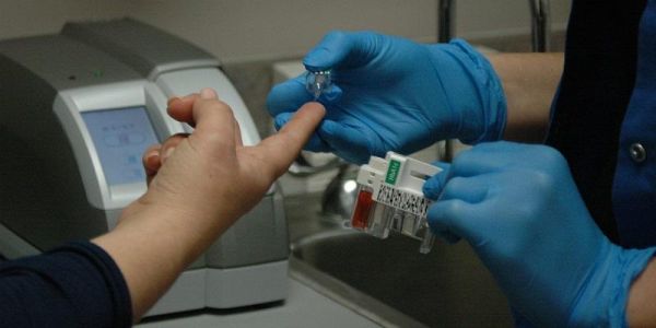 diabetes blood test, pin prick test