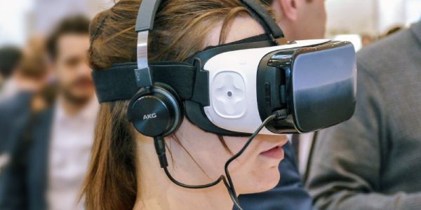 Student wearing virtual reality headset