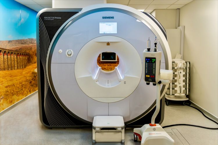 A front-facing view of an MRI scanner