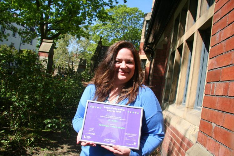 Jo James wins ‘Personal Tutor’ of the year at  Leeds University 2019 Partnership Awards