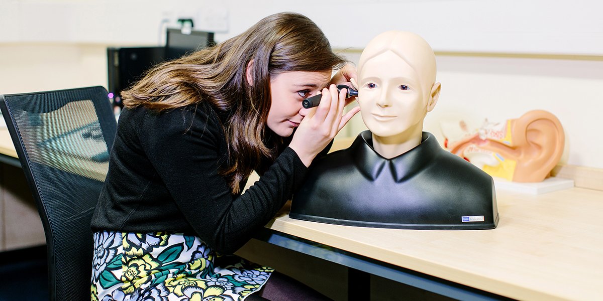 Student studying audiology at the School of Medicine